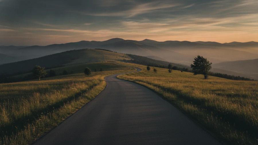 Krkonošská vyhlídková — krajina na trase