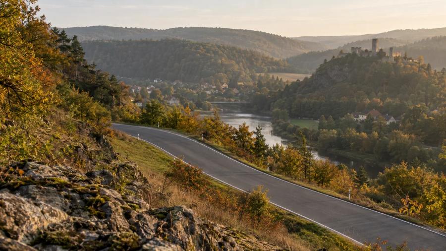 Z Lipan do Posázaví — krajina na trase