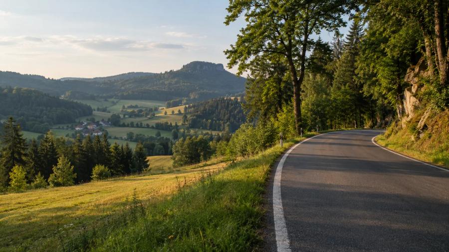 Z Náchoda do Nového Hrádku — krajina na trase