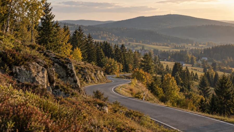Na hřeben k Božímu Daru — krajina na trase