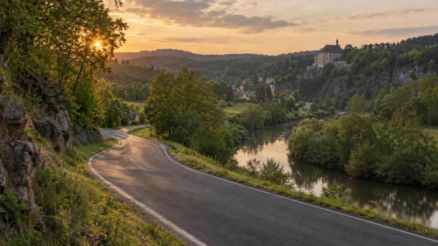 Z Příbrami přes Kamýk k Sázavě — krajina na trase