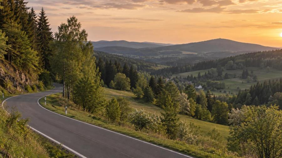 Přes Šerlich z Rychnova — krajina na trase